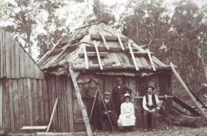 Romsey houses - early Australian architecture.jpg